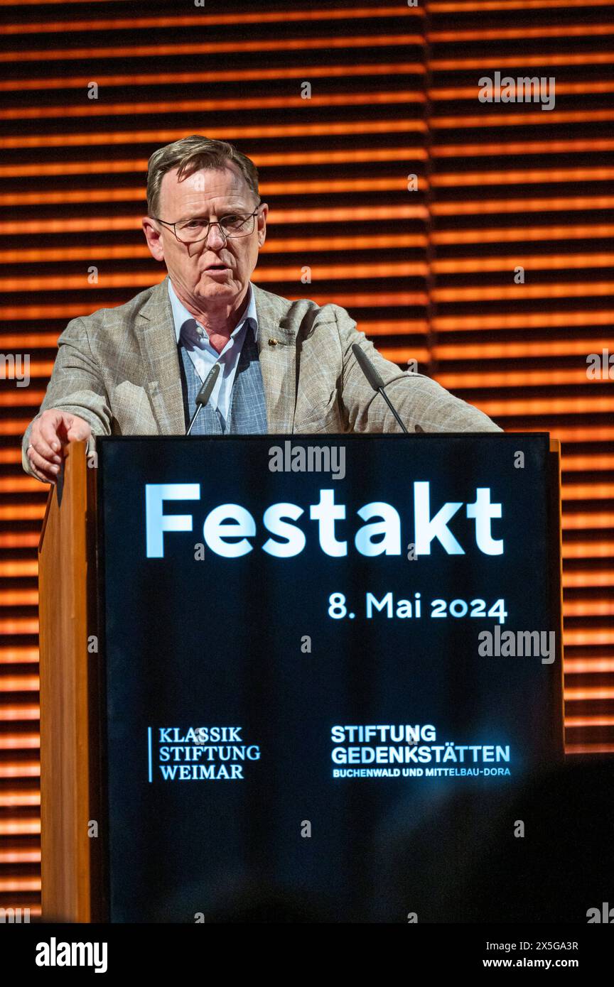 08.05.2024 Weimar : Thüringens Ministerpräsident Bodo Ramelow Die LINKE spricht während des Festakt zur Eröffnung des neuen Museum Zwangsarbeit im Nationalsozialismus der Gedenkstätten Buchenwald und Mittelbau-Dora und der Sonderausstellung Bauhaus und Nationalsozialismus der Klassik Stiftung Weimar. *** 08 05 2024 Weimar Thuringias le premier ministre Bodo Ramelow Die LINKE intervient lors de la cérémonie d'ouverture du nouveau Musée du travail forcé sous le national-socialisme aux mémoriaux de Buchenwald et Mittelbau Dora et de l'exposition spéciale Bauhaus et national-socialisme à la Klassik Stiftung Weima Banque D'Images