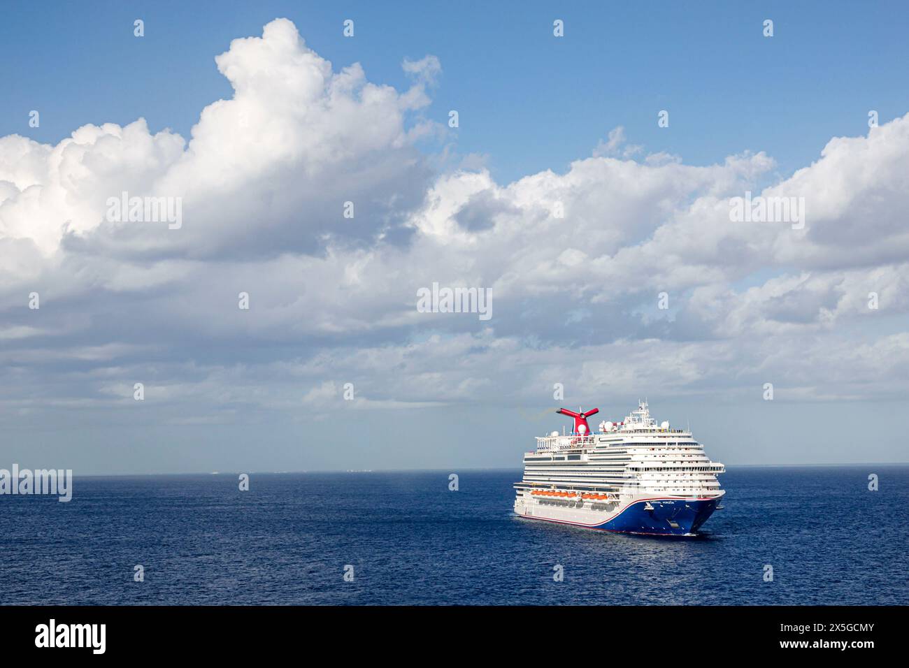 Cozumel Mexique, embarcadère du port de croisière, navire Norwegian Joy Cruise Line, itinéraire de 7 jours de la mer des Caraïbes, horizon de carnaval d'arrivée, extérieur extérieur, visite des visiteurs Banque D'Images
