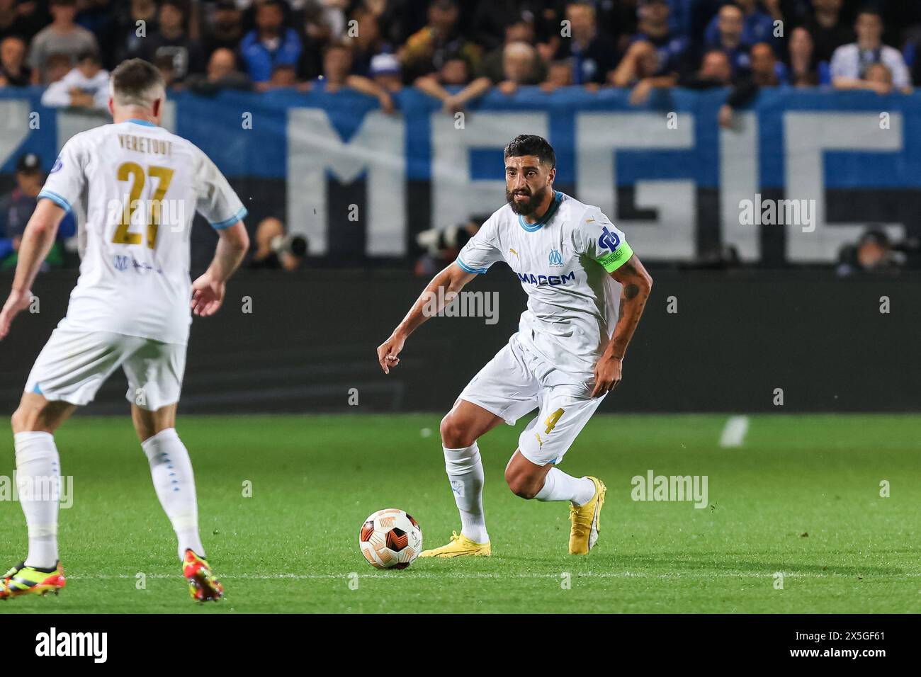 Bergame, Italie, 9 mai 2024. Samuel Gigot (Olympique de Marseille) en action lors d'un match de football de l'Europa League entre Atalanta et Marseille au stade Gewiss le 9 mai 2024 à Bergame, en Italie. Crédit : Stefano Nicoli/Speed Media/Alamy Live News Banque D'Images
