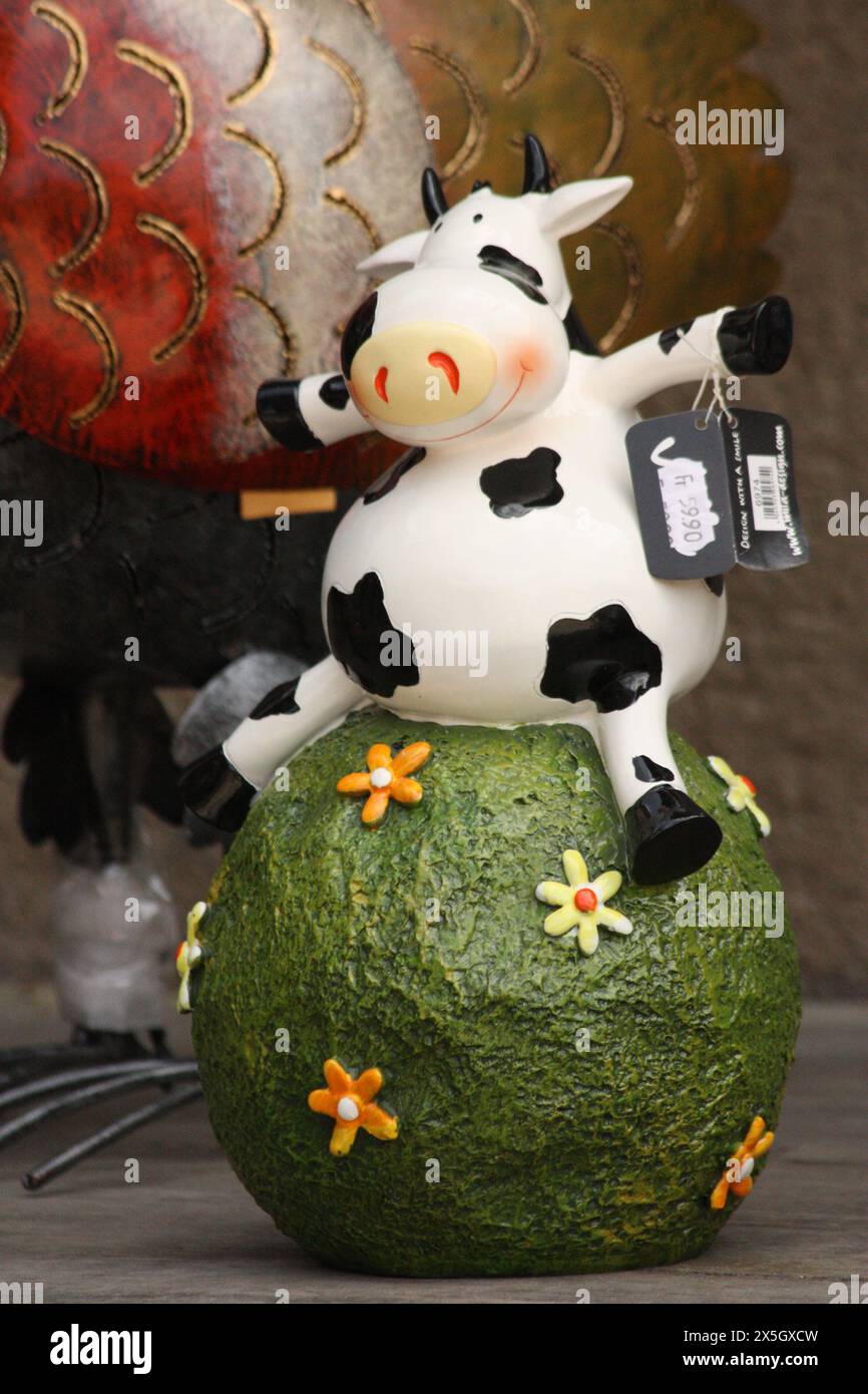 Village suisse Gruyères ou aussi connu sous le nom de ville alpine Gruyère et architecture de chalet Banque D'Images