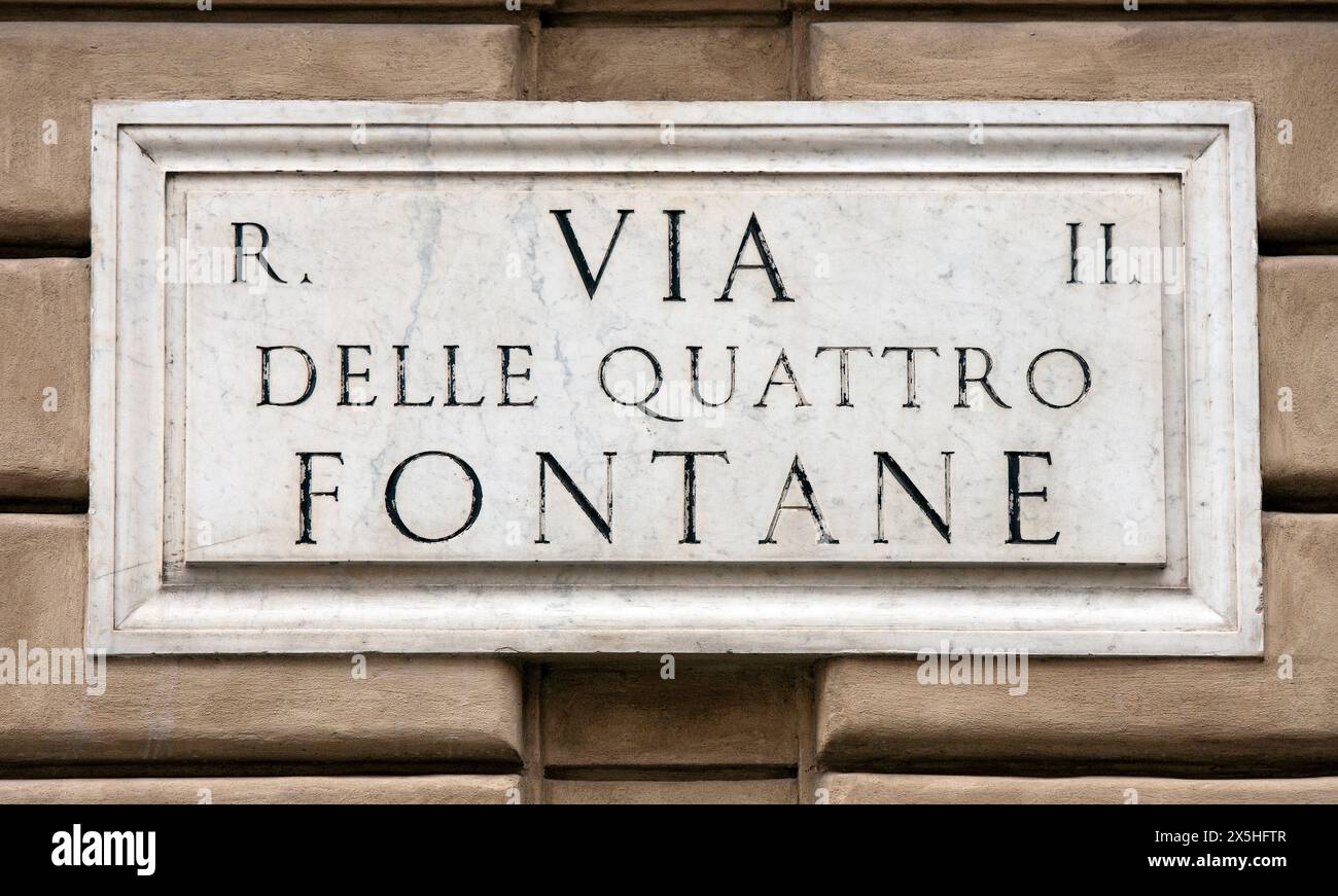 Panneau de rue en marbre via della Croce, Rome, Latium, Italie Banque D'Images