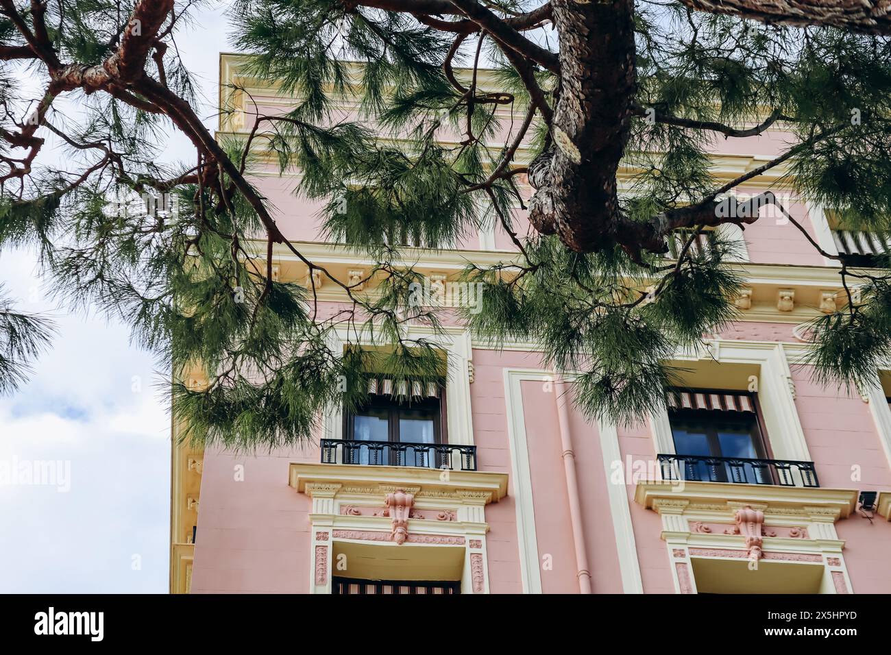 Magnifique bâtiment historique sur la presqu'île de Saint Jean Cap Ferrat, dans le sud de la France Banque D'Images