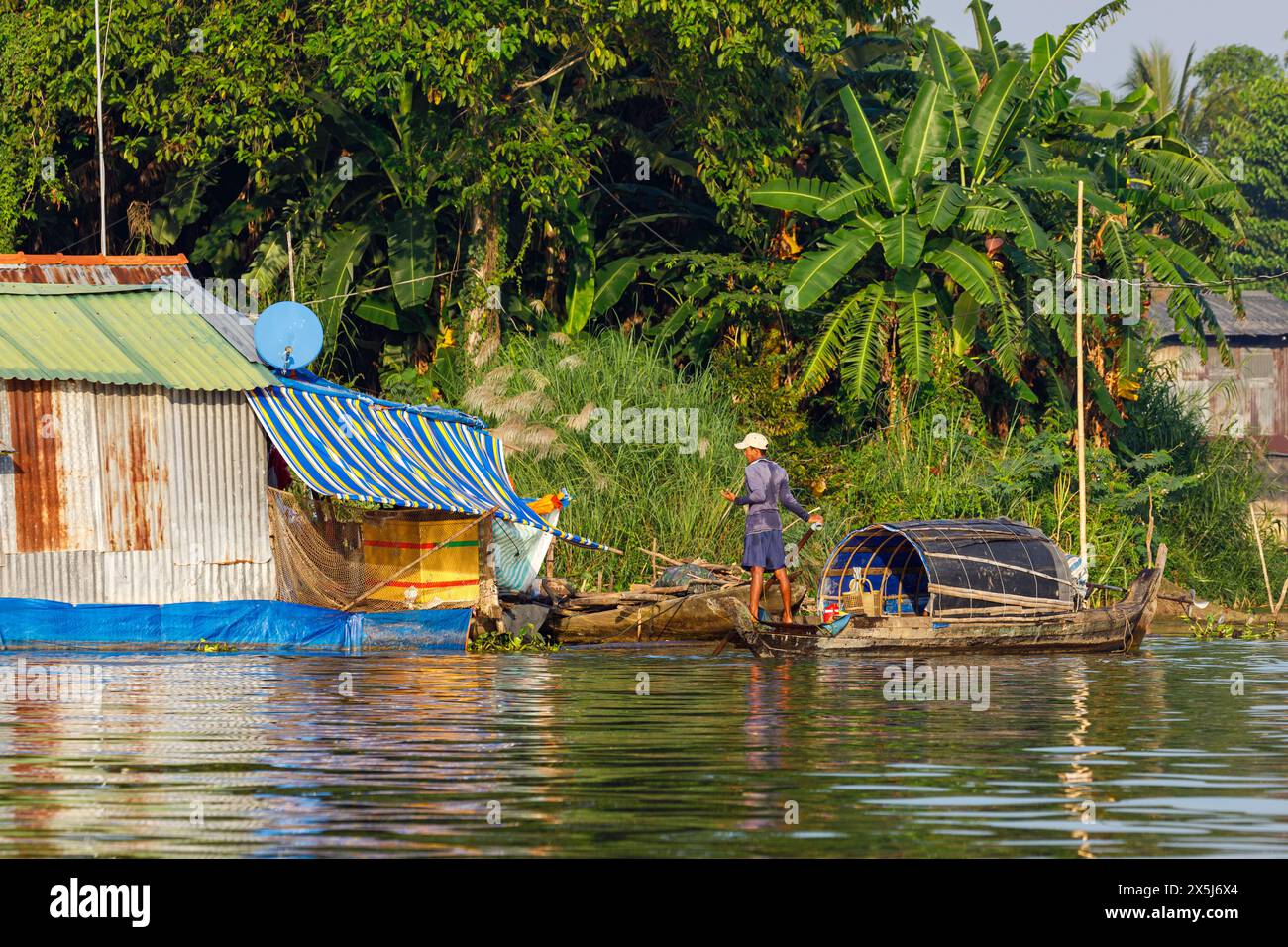 La vie le long du fleuve Mékong à Cai a résonné au Vietnam Banque D'Images