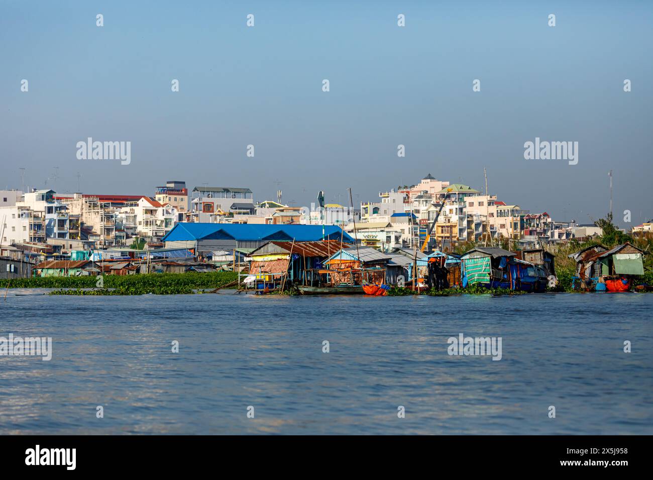 La vie le long du fleuve Mékong à Cai a résonné au Vietnam Banque D'Images