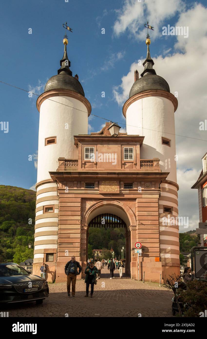 Stadttor Heidelberg, la porte monumentale du vieux pont à Heidelberg, Bade Württenberg, Allemagne, Europe Banque D'Images