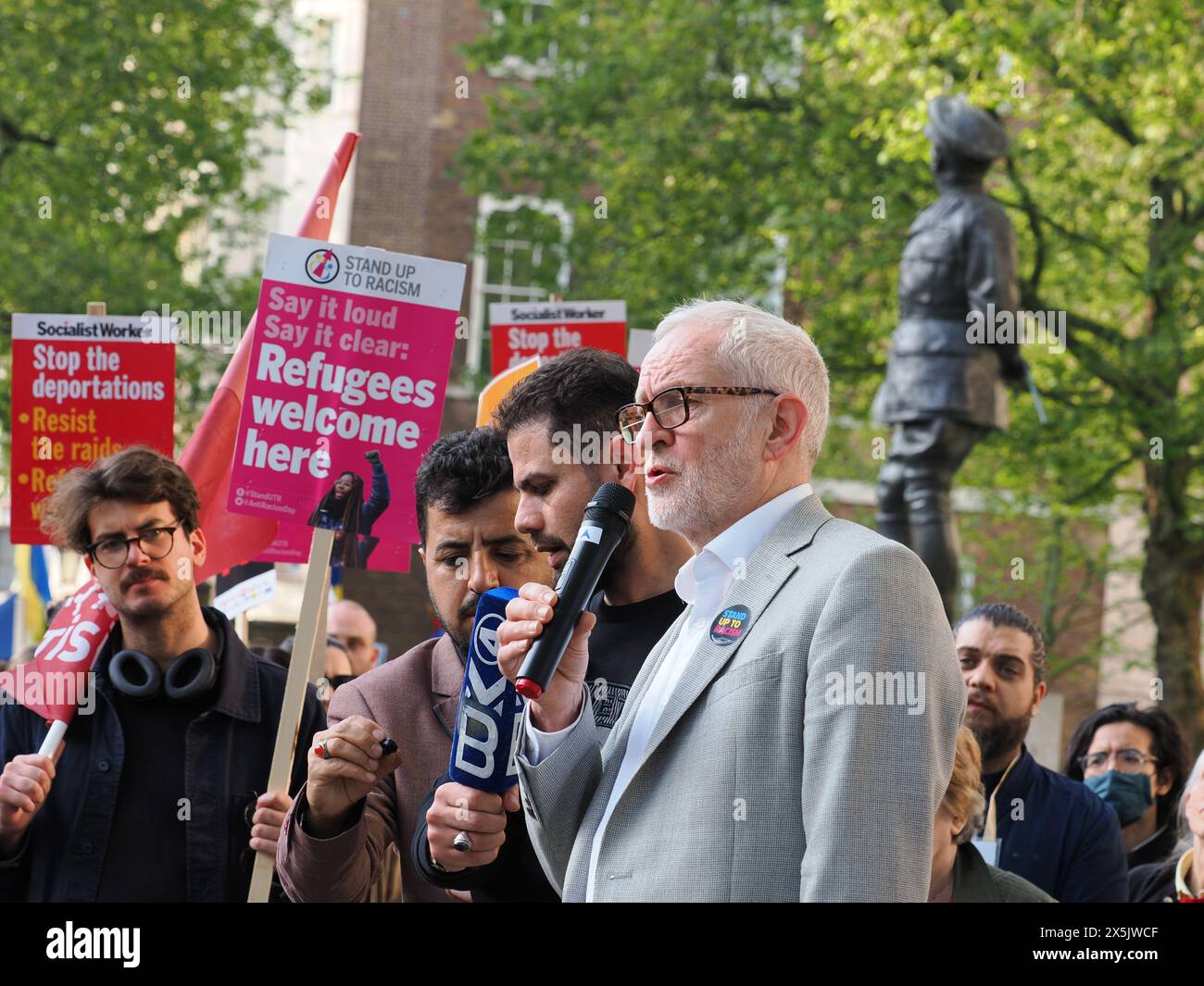 Jeremy Corbyn, député lors de la manifestation Stop Rwanda, Whitehall, 08 mai 2024 Banque D'Images