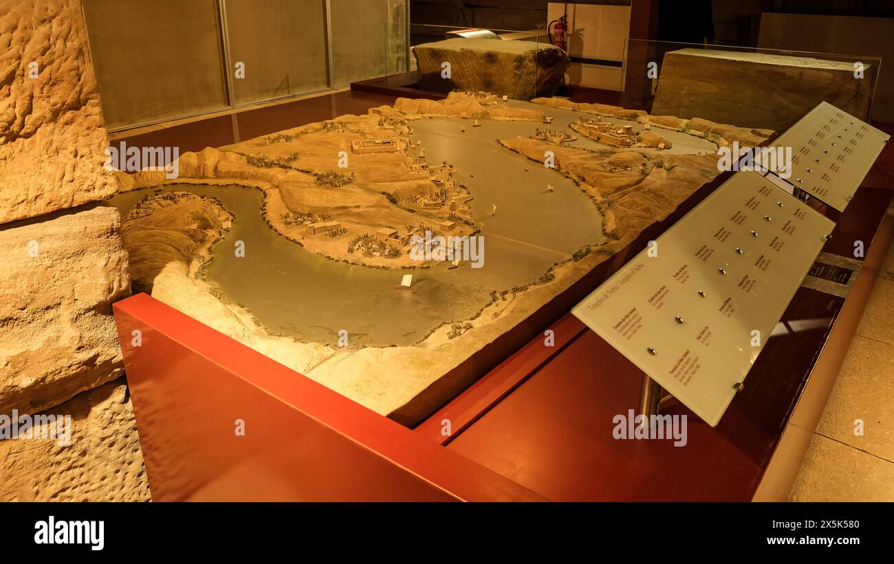 Intérieur de l'ancien temple nubien de Debod, démantelé dans le cadre de la campagne internationale pour sauver les monuments de Nubie, reconstruit dans le Parque de Banque D'Images