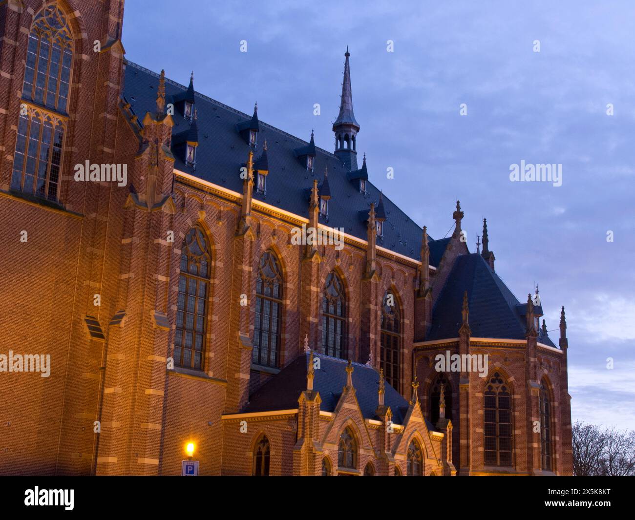 La grande église de Schagen, une église protestante, sur la place principale du village de Schagen. Banque D'Images