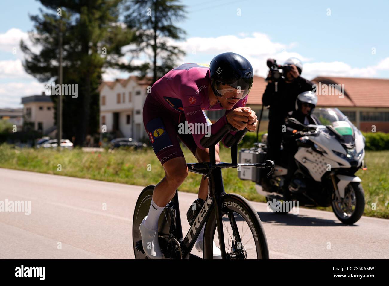 Italia. 10 mai 2024. Milan Jonathan (Team Lidl - Treck) lors de l'étape 7 du Giro d'Italia de Foligno à Pérouse (ITT), 10 mai 2024 Italie. (Photo de Fabio Ferrari/Lapresse) crédit : LaPresse/Alamy Live News Banque D'Images