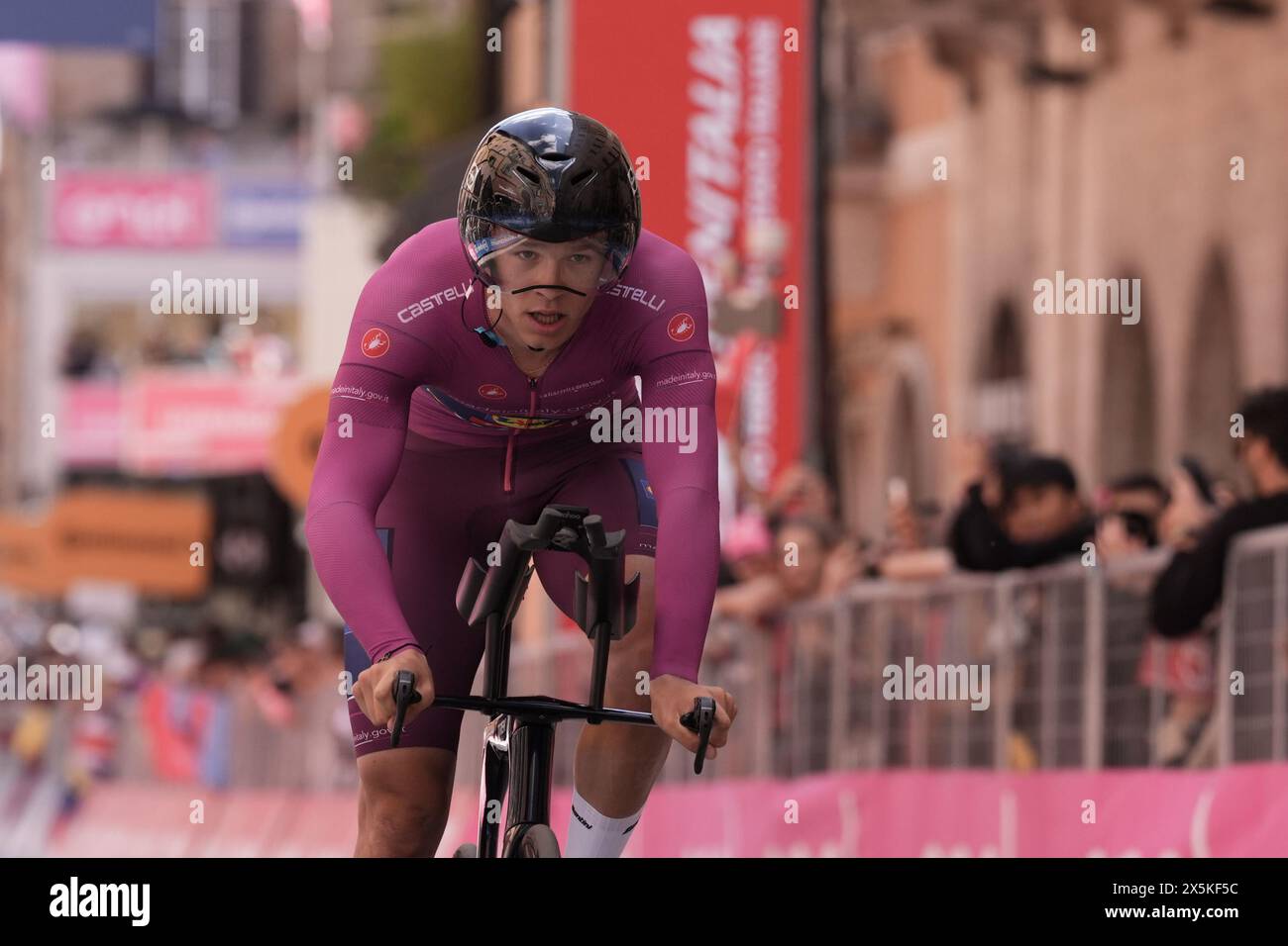 Italia. 10 mai 2024. Milan Jonathan (Team Lidl - Treck) lors de l'étape 7 du Giro d'Italia de Foligno à Pérouse (ITT), 10 mai 2024 Italie. (Photo de Massimo Paolone/Lapresse) crédit : LaPresse/Alamy Live News Banque D'Images