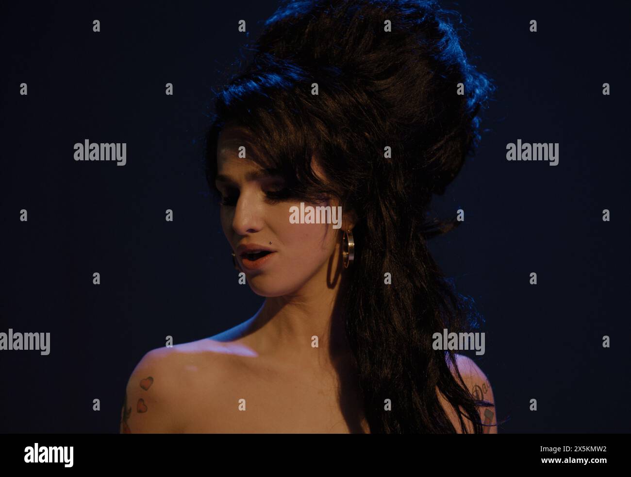 MARISA ABELA dans BACK TO BLACK (2024), réalisé par SAM TAYLOR-JOHNSON. Crédit : Monumental Pictures/Studiocanal/album Banque D'Images