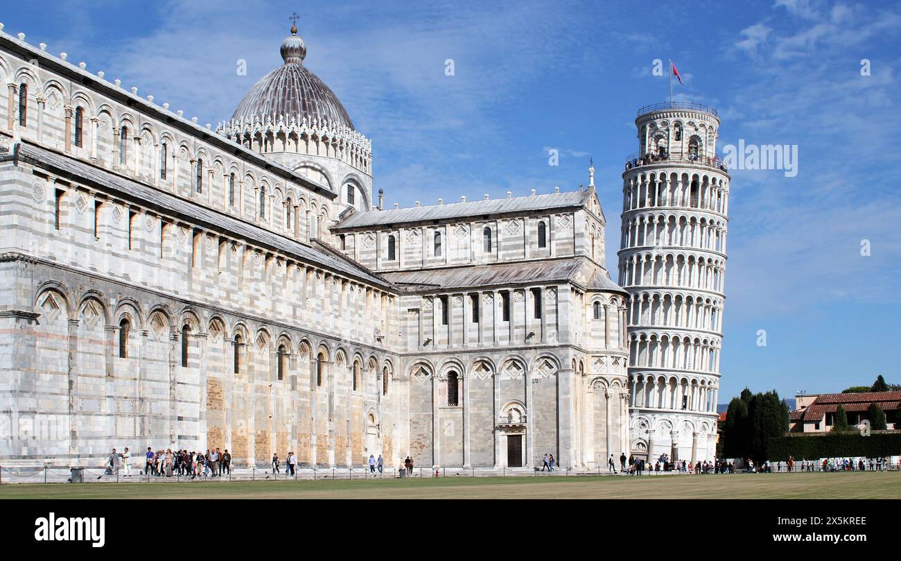 Images extérieures du complexe monumental de la cathédrale, du baptistère et de la tour de Pise en Toscane, Italie Banque D'Images