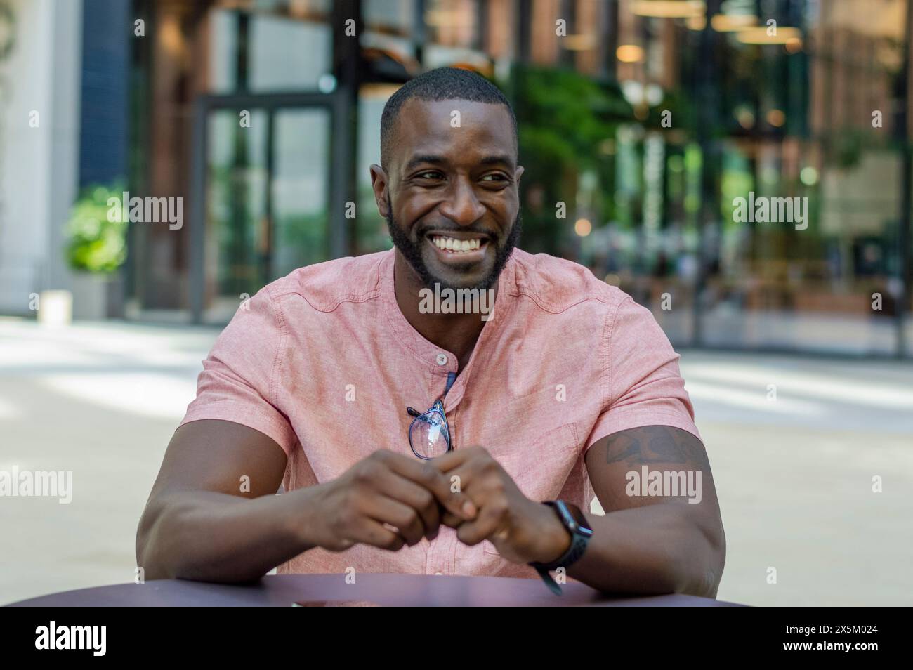 Portrait of mid adult man Banque D'Images