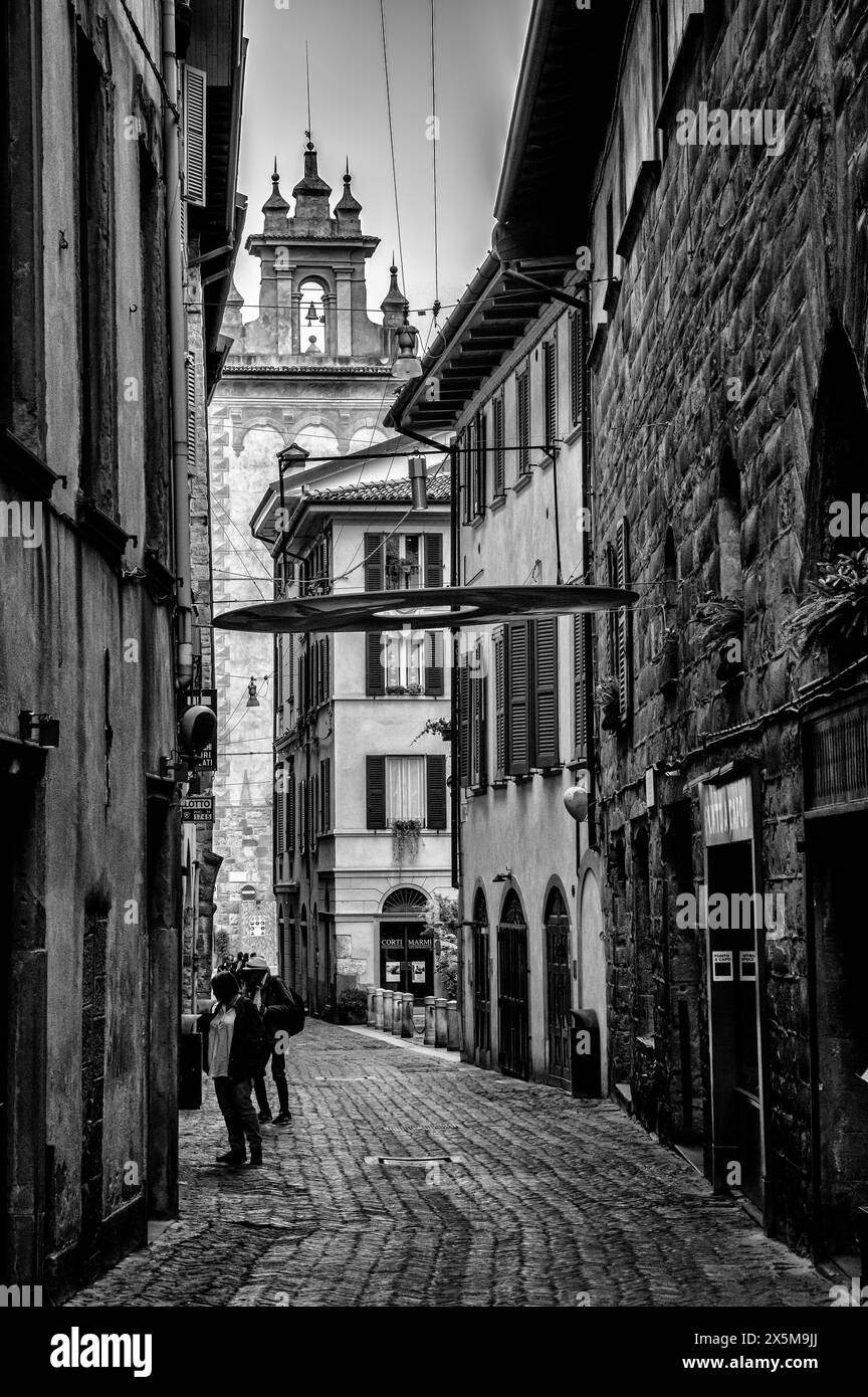 Via Bartolomeo Colleoni, Citta Alta, Bergame, Lombardie, Italie. Avril 2023 Banque D'Images