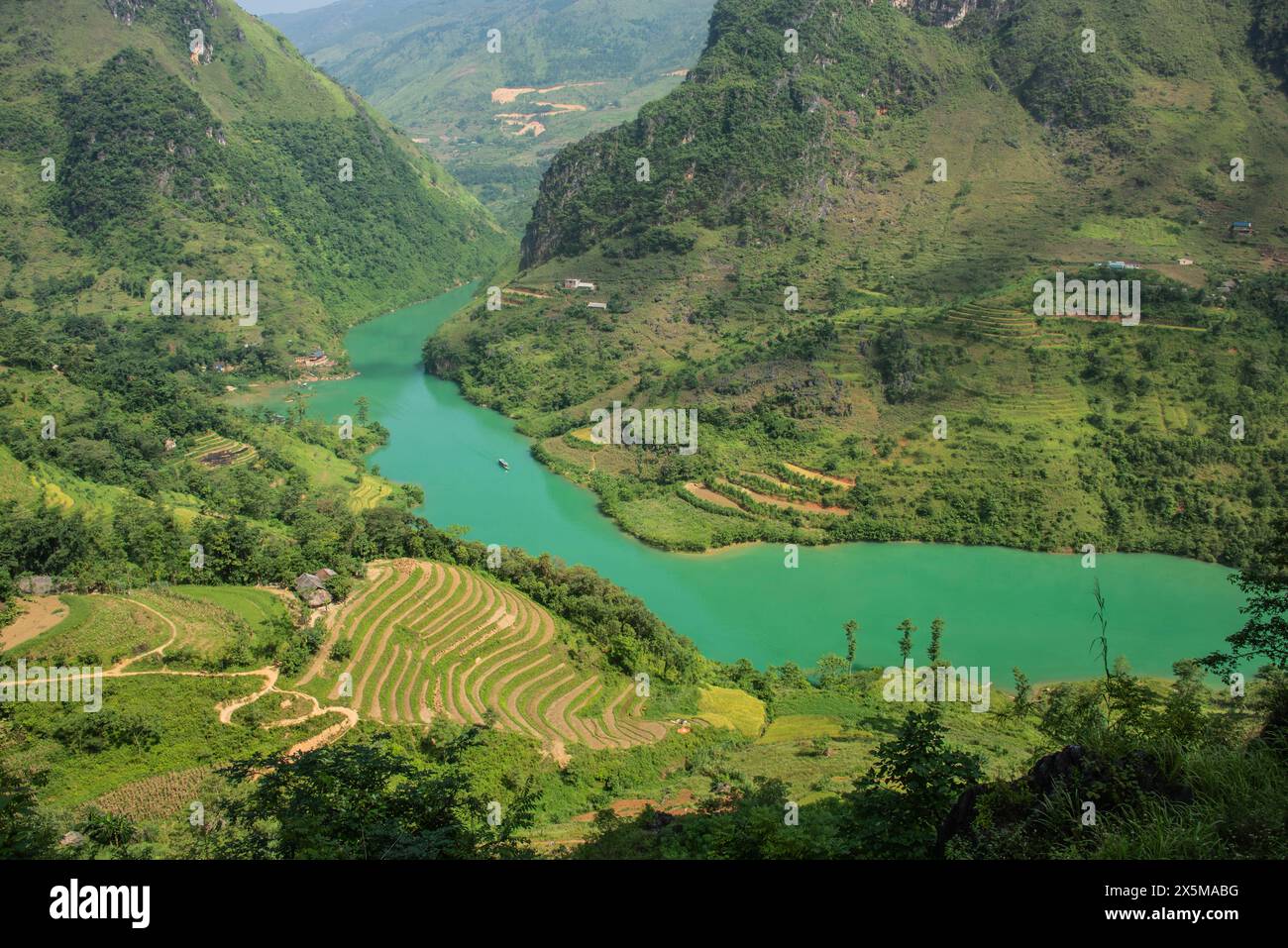 Trekking au-dessus de la rivière Nho que et Tu San Canyon, Ma Pi Leng, Ha Giang, Vietnam Banque D'Images