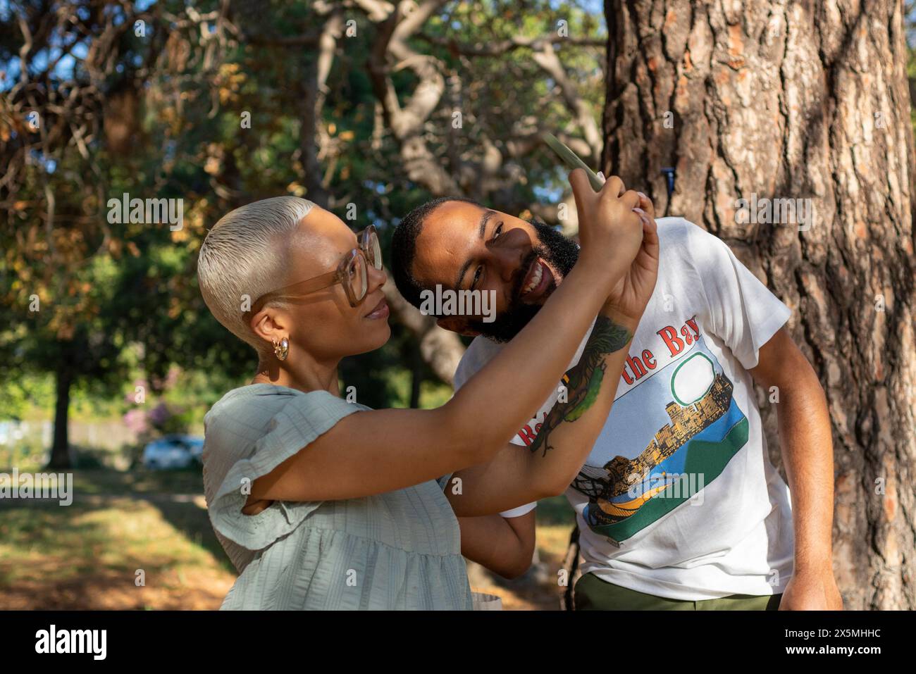 En couple avec selfies smart phone Banque D'Images