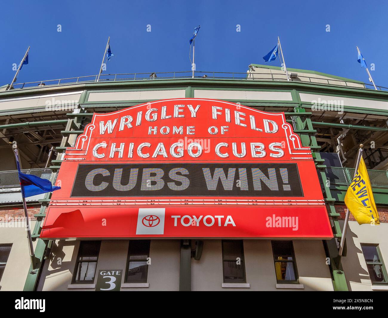 Le stade extérieur du stade Wrigley Field des Chicago Cubss' Wrigley Field de la Major League Baseball, dans le quartier de Wrigleyville, à Chicago. Banque D'Images