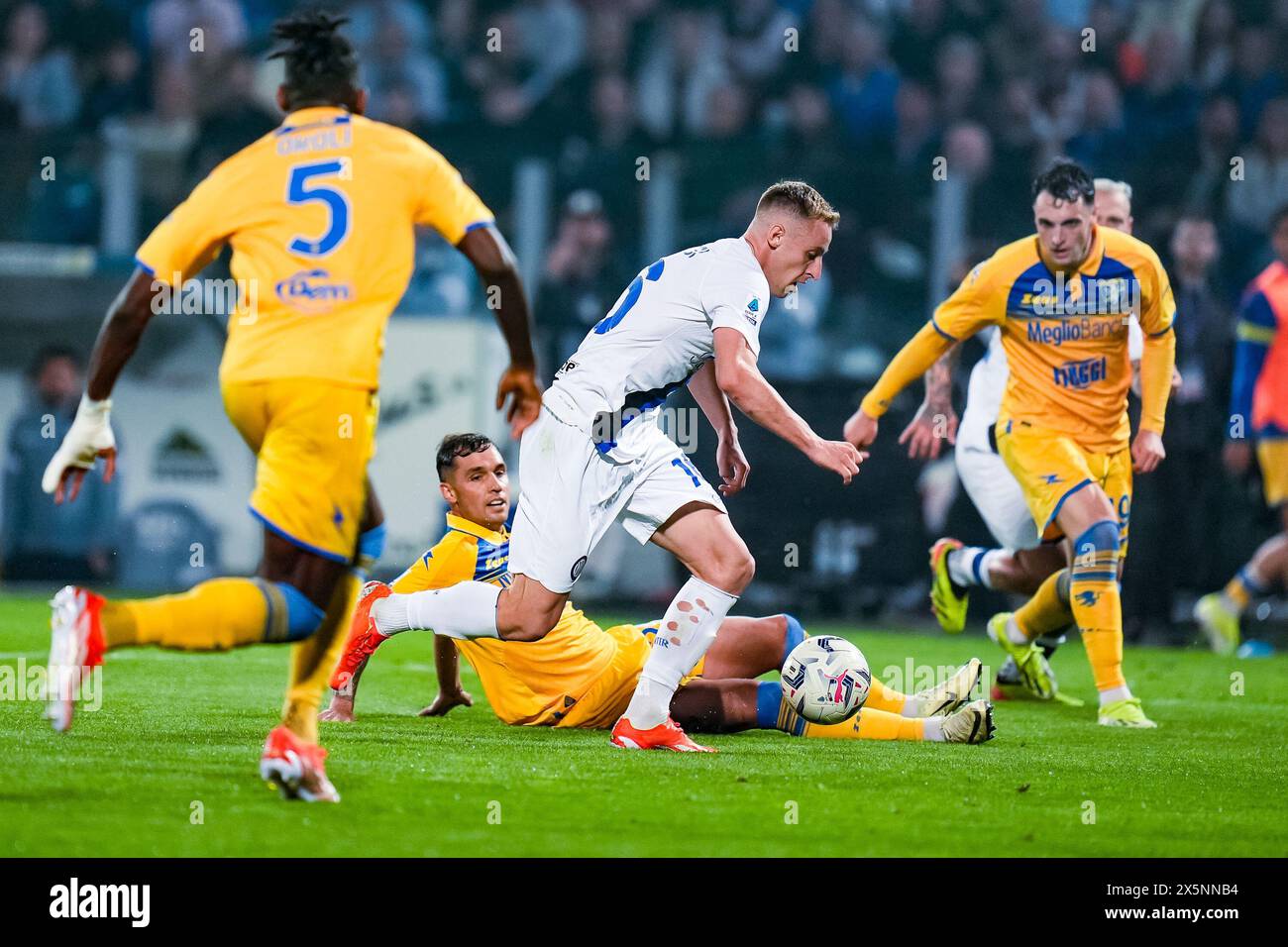 Frosinone, Italie. 10 mai 2024. Davide Frattesi du FC Internazionale lors du match de Serie A TIM entre Frosinone Calcio et FC Internazionale au Stadio Benito Stirpe le 10 mai 2024 à Frosinone, Italie. Crédit : Giuseppe Maffia/Alamy Live News Banque D'Images
