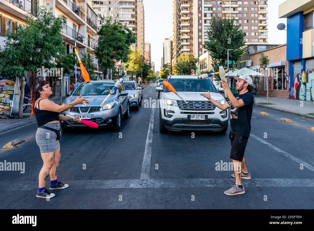 Artistes de rue (jongleurs) , Santiago, Chili. Banque D'Images