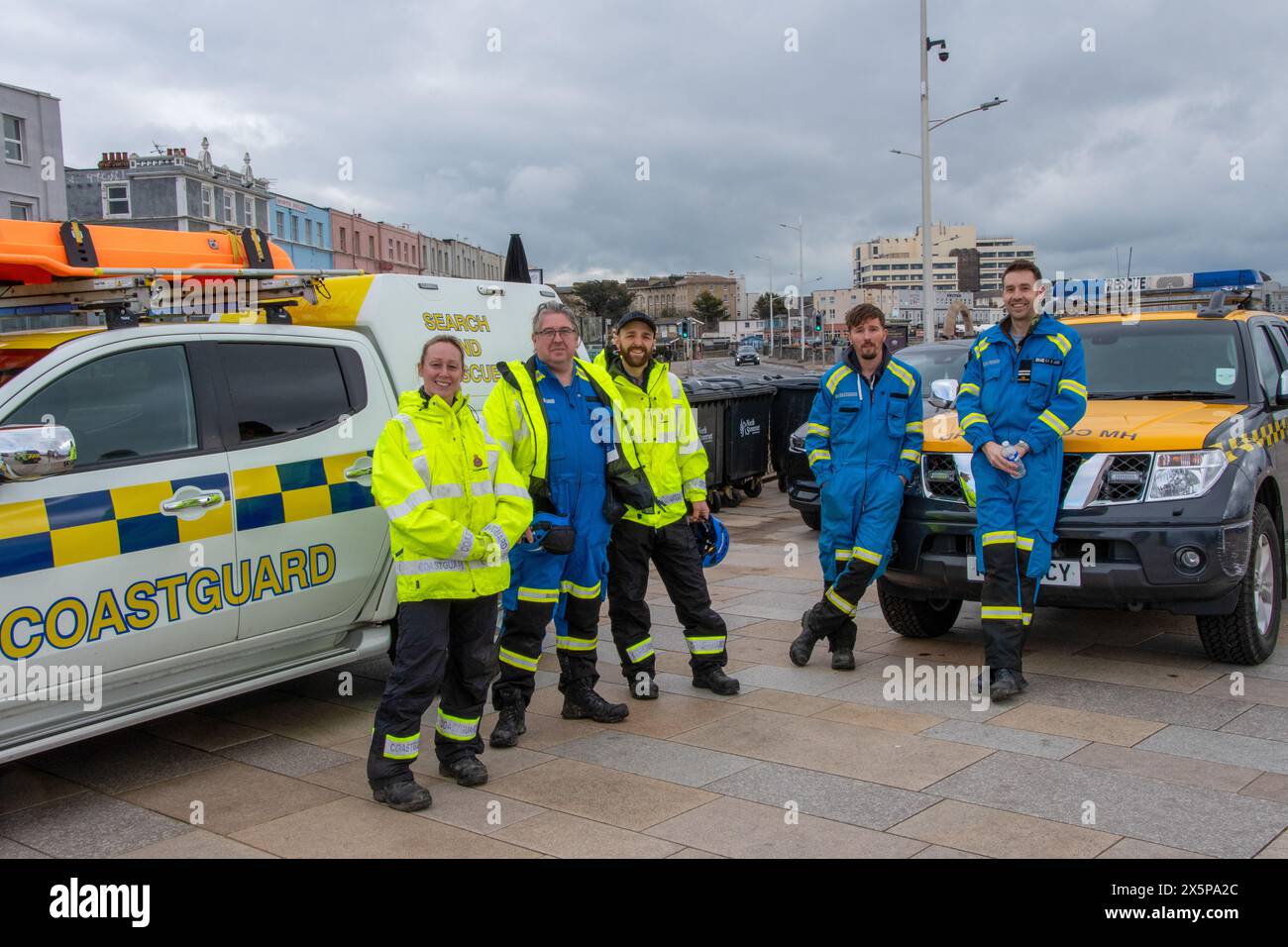 J'ai tiré sur ces héros juste après qu'ils aient eu un exercice d'entraînement conjoint avec la RNLI à Weston Banque D'Images