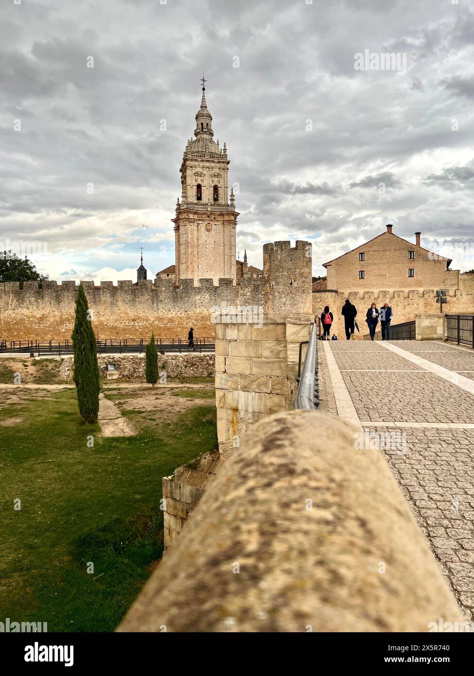 Cathédrale et place de Burgo de Osma, province de Soria, Espagne Banque D'Images