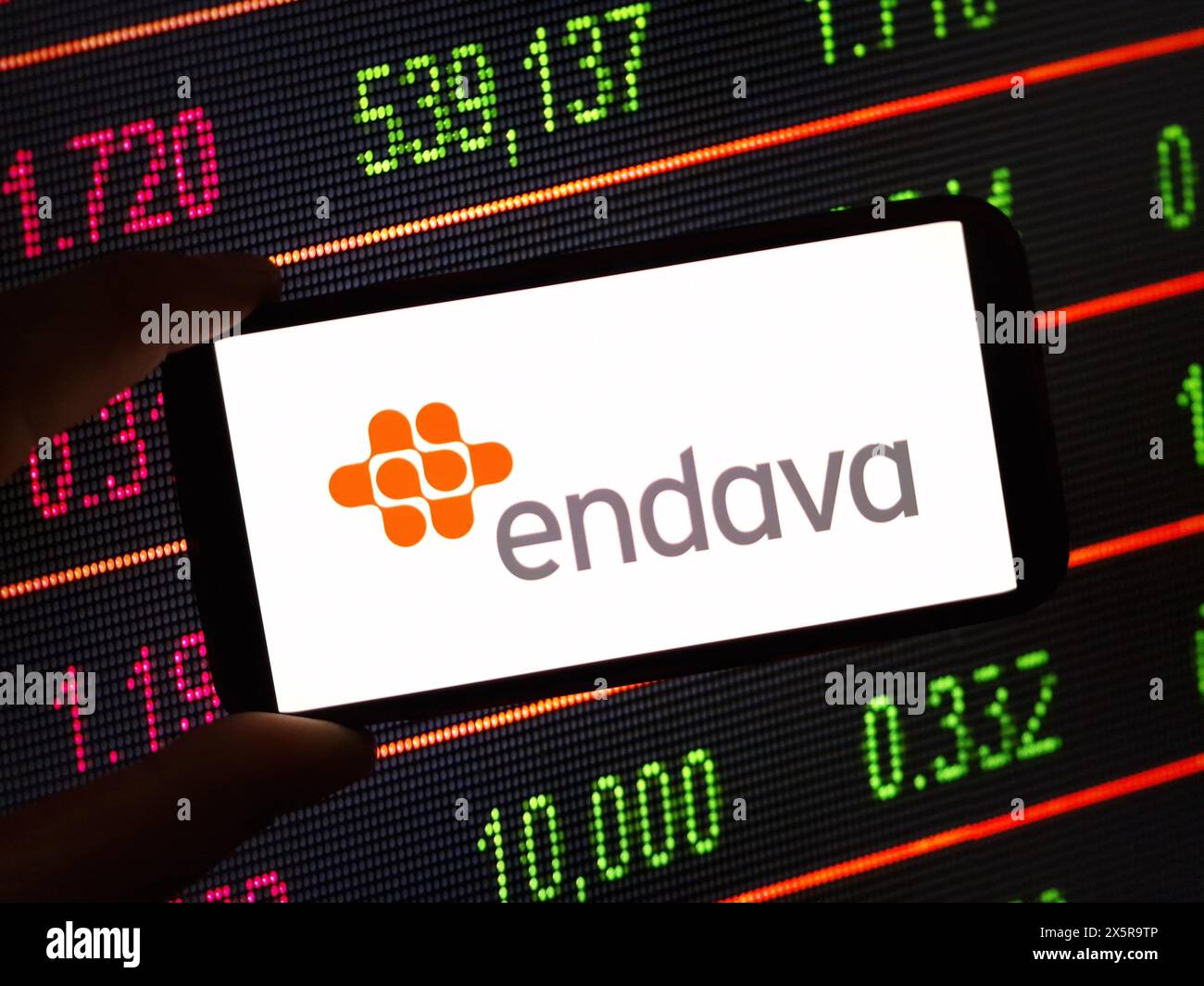 Konskie, Pologne - 10 mai 2024 : logo de la société Endava affiché sur le téléphone portable Banque D'Images