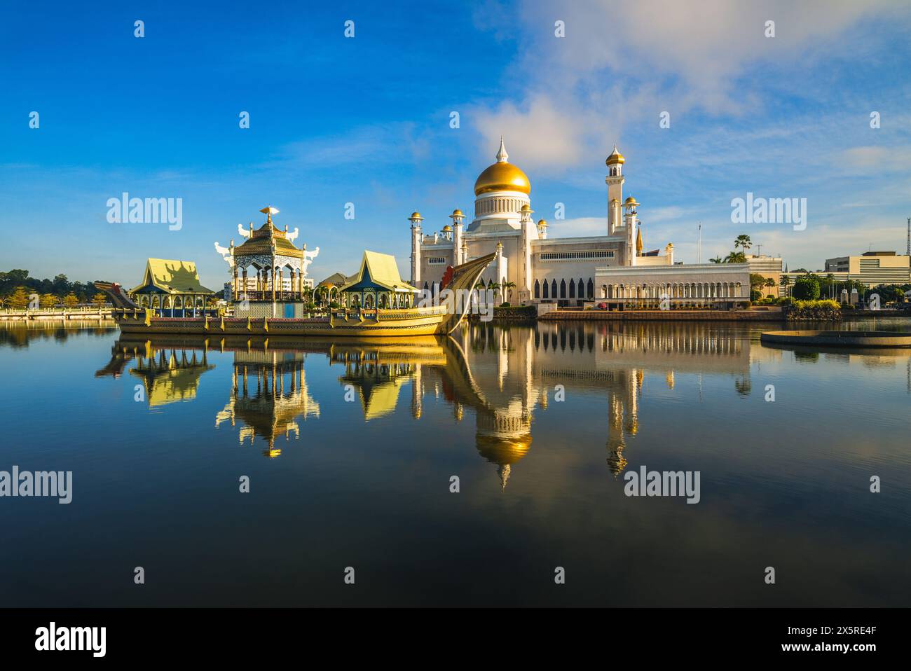 Mosquée Omar Ali Saifuddien située à Bandar Seri Begawan, Brunei Darussalam Banque D'Images