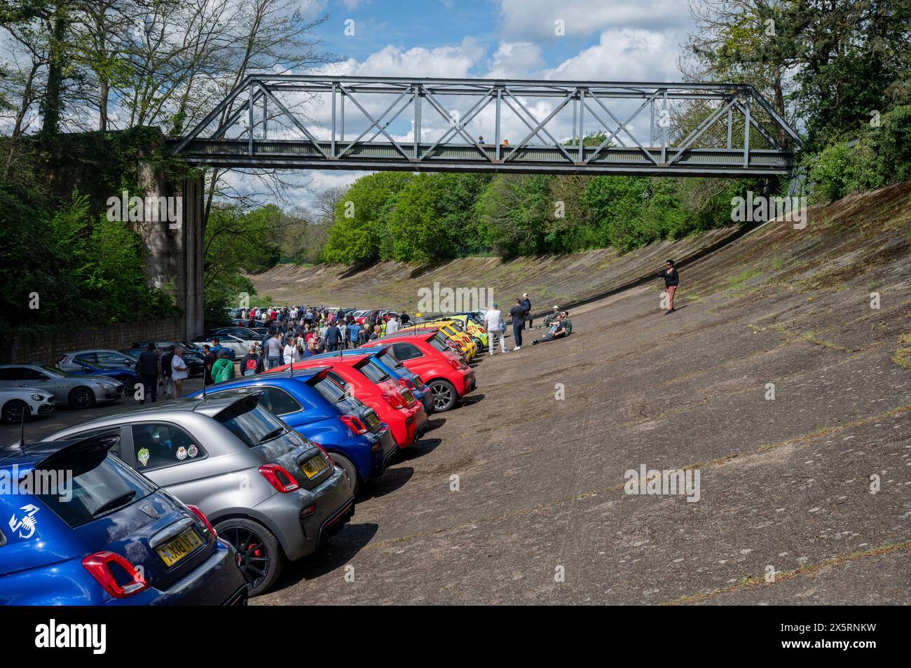 Salon automobile italien au musée Brooklands dans le Surrey Royaume-Uni. Ferrari, Lamborghini, Alfa Romeo, Lancia, Maserati, voitures Fiat exposées sur le circuit historique Banque D'Images