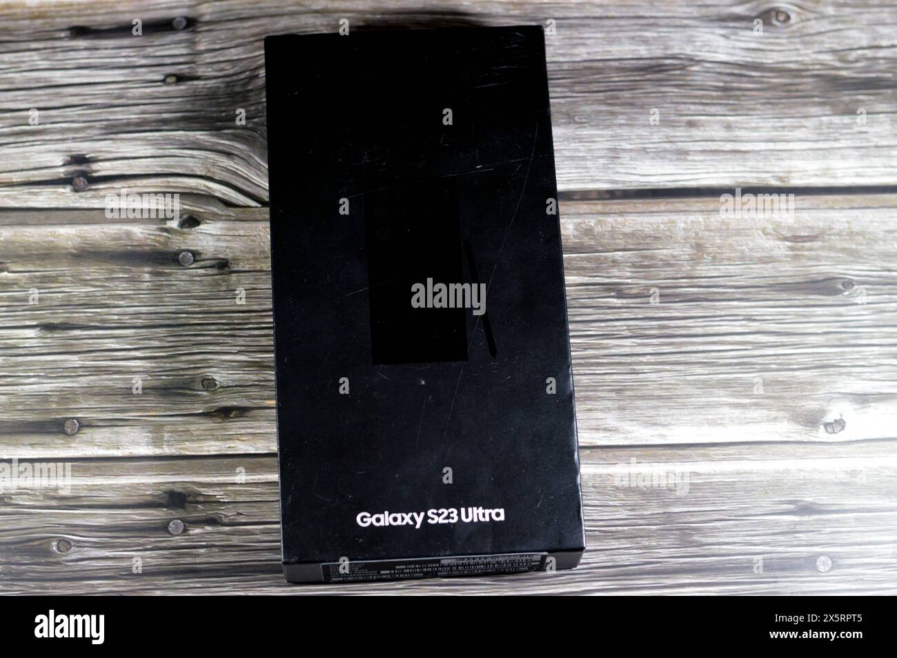 Le Caire, Égypte, 22 mars 2024 : le Samsung Galaxy S23 Ultra, des smartphones Android haut de gamme conçus, développés, fabriqués et commercialisés par Samsu Banque D'Images