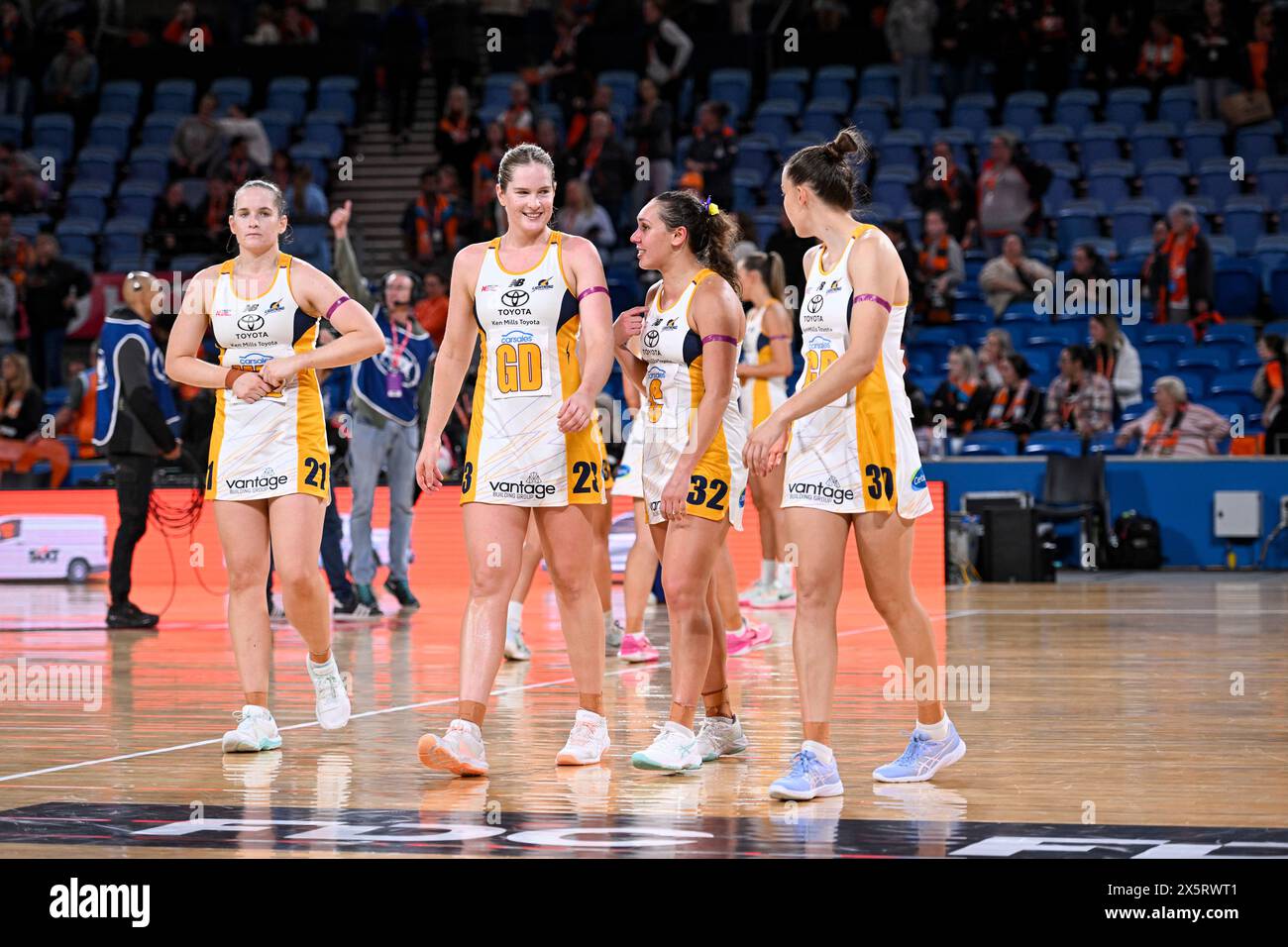 11 mai 2024 ; Ken Rosewall Arena, Sydney, NSW, Australie : Suncorp Super Netball, Giants versus Sunshine Coast Lightning ; Lightning célèbre leur victoire sur les Giants Banque D'Images