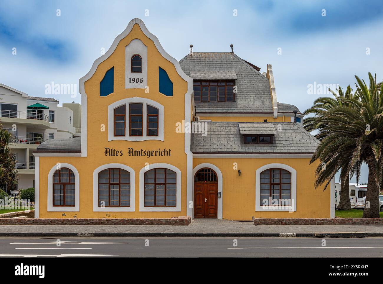 Façade de l'ancien bâtiment du tribunal de district allemand à Swakopmund, Namibie Banque D'Images