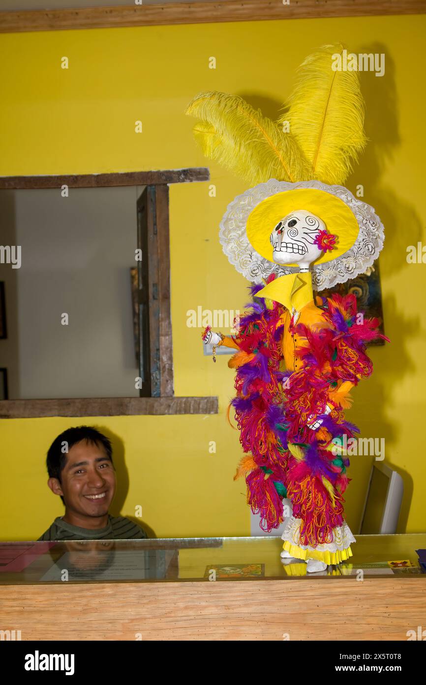 Oaxaca, Mexique, Amérique du Nord. Célébrations du jour des morts. Mannequin squelette dans le style 'Catrina'. Banque D'Images