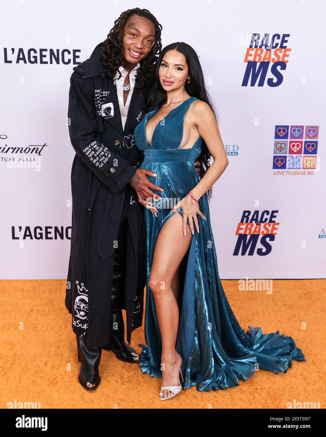 Century City, États-Unis. 10 mai 2024. CENTURY CITY, LOS ANGELES, CALIFORNIE, États-Unis - 10 MAI : Tyla Yaweh et sa petite amie Natasha Graziano arrivent au 31e gala annuel Race to Erase MS 2024 qui se tient au Fairmont Century Plaza le 10 mai 2024 à Century City, Los Angeles, Californie, États-Unis. (Photo de Xavier Collin/image Press Agency) crédit : image Press Agency/Alamy Live News Banque D'Images
