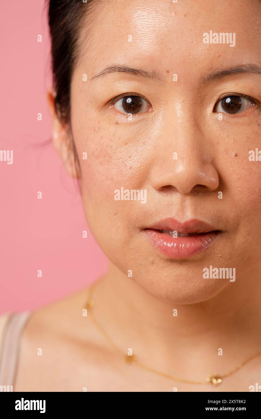 Portrait of mid adult woman Banque D'Images