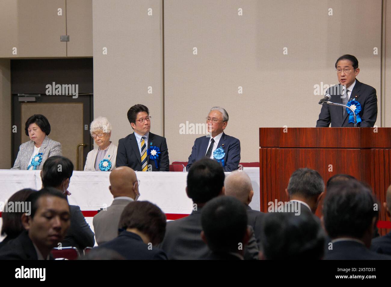 Tokyo, Japon. 11 mai 2024. Le premier ministre japonais Fumio Kishida(R) prend la parole lors du rassemblement des familles des victimes enlevées par la Corée du Nord à Tokyo, au Japon, le samedi 11 mai 2024. Photo de Keizo Mori/UPI crédit : UPI/Alamy Live News Banque D'Images