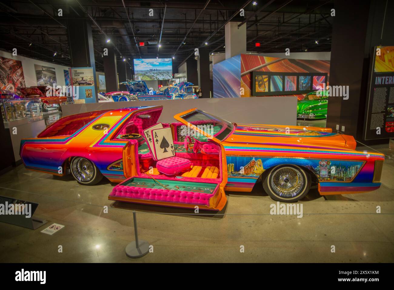 Dans l'image 1979 Lincoln Continental MK V Las vegas, club de voiture style de vie. Collection Joe Ray. Les expositions Lowrider sont toujours un favori des fans et nous sommes ravis d’ouvrir l’exposition de Lowrider la plus complète de l’histoire du musée », a déclaré le directeur exécutif du Petersen Automotive Museum, Terry L. Karges. Les visiteurs auront l’occasion de voir des attractions notables telles que la Chevrolet Impala cabriolet 1958 « final score » et la Chevrolet Bel Air 1957 « double trouble », ainsi que la Chevrolet Impala 1958 « Dead Presidents », construite par Albert de Alba Mr. et Albert de Alba Jr., qui sont parmi t Banque D'Images