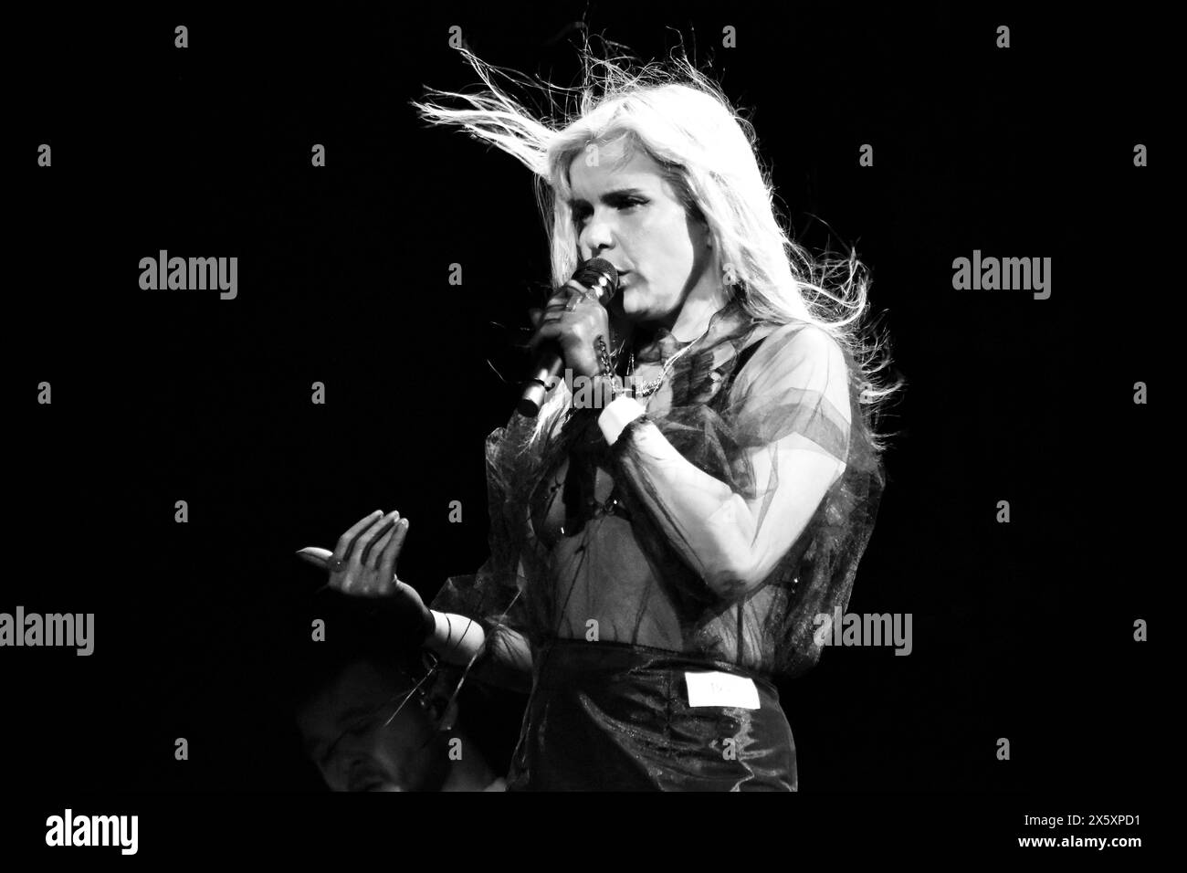 Paloma Faith se produit au Stockton Globe lors de sa tournée britannique 2024. Crédit image : James Hind/Alamy. Banque D'Images