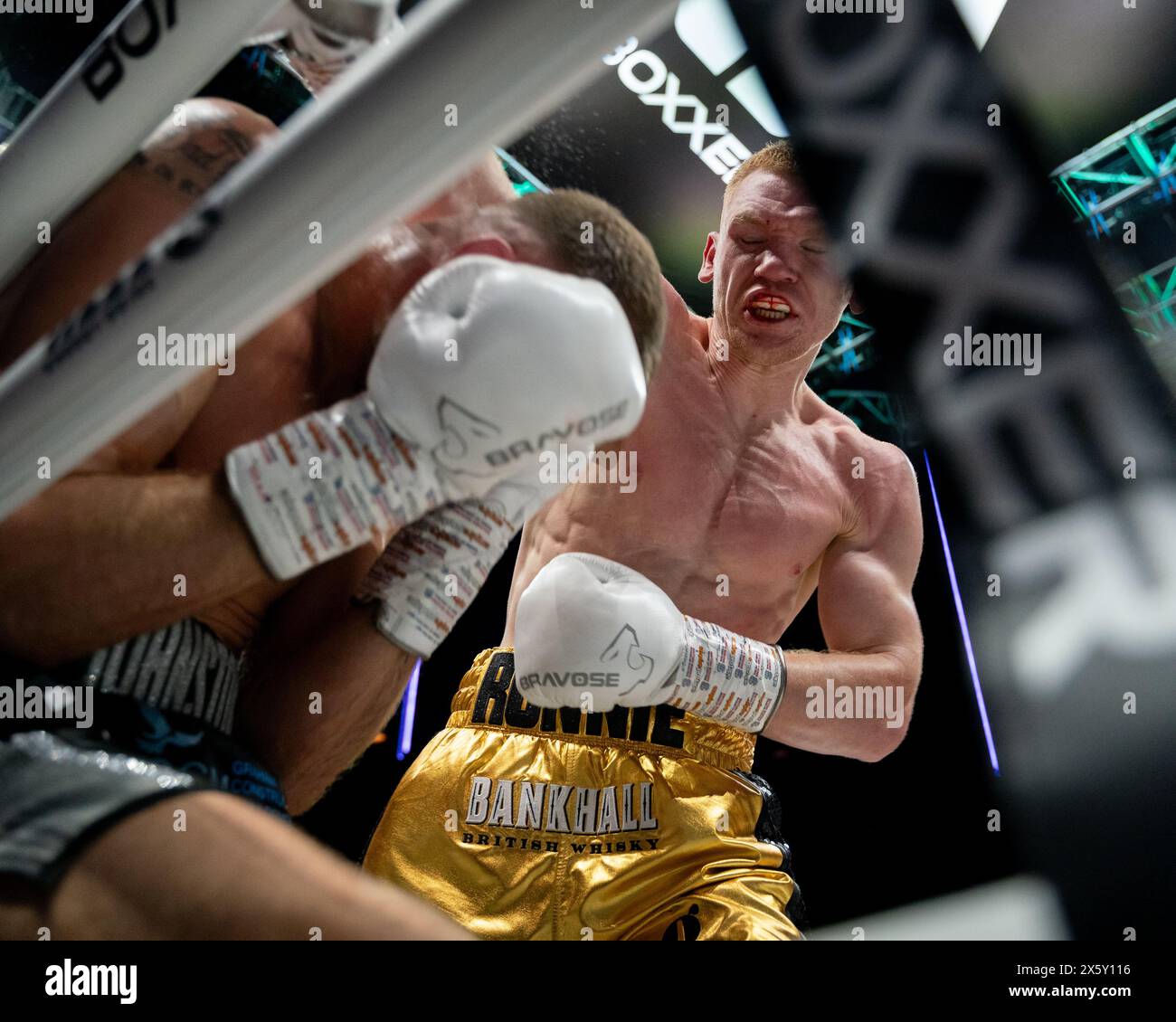 CARDIFF, ROYAUME-UNI. 11 mai 2024. Mark Jeffers v Darren Johnstone boxing match combat sur la carte inférieure de Lauren Price MBE défiant Jessica McCaskill pour le WBA, IBO & Ring Magazine World Welterweight Titles le 11 mai 2024 dans l'Utilita Arena Cardiff Credit : Sashshots/Alamy Live News Banque D'Images