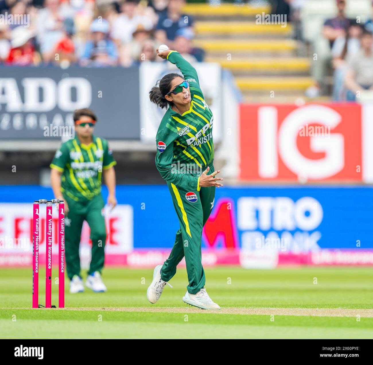 Bowling Sadia Iqbal pour le Pakistan lors de la série internationale Vitality T20 entre l'Angleterre et le Pakistan Banque D'Images