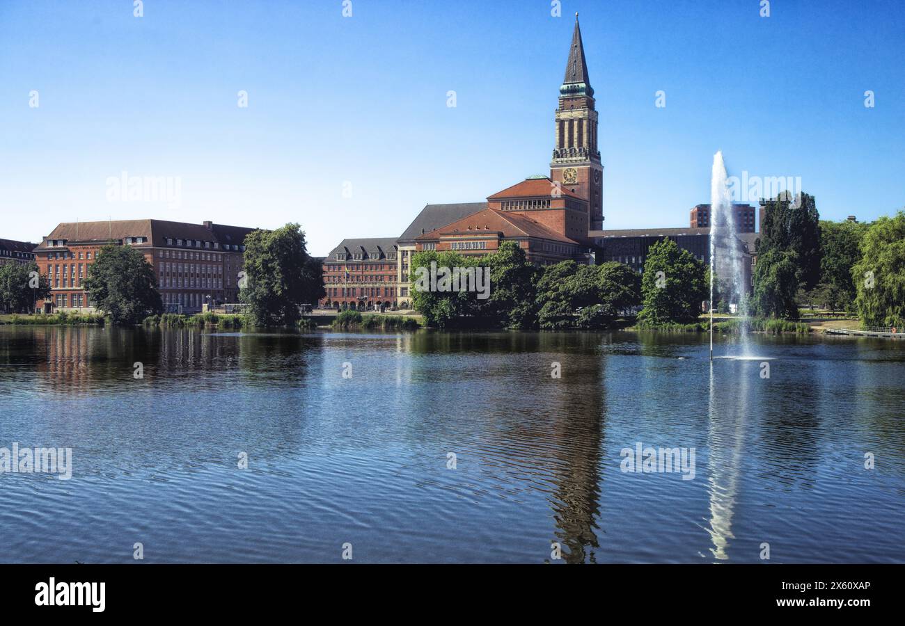 Vue de la mairie de Kiel, Opéra, Weiher, fontaine Schleswig-Holstein, Allemagne Banque D'Images