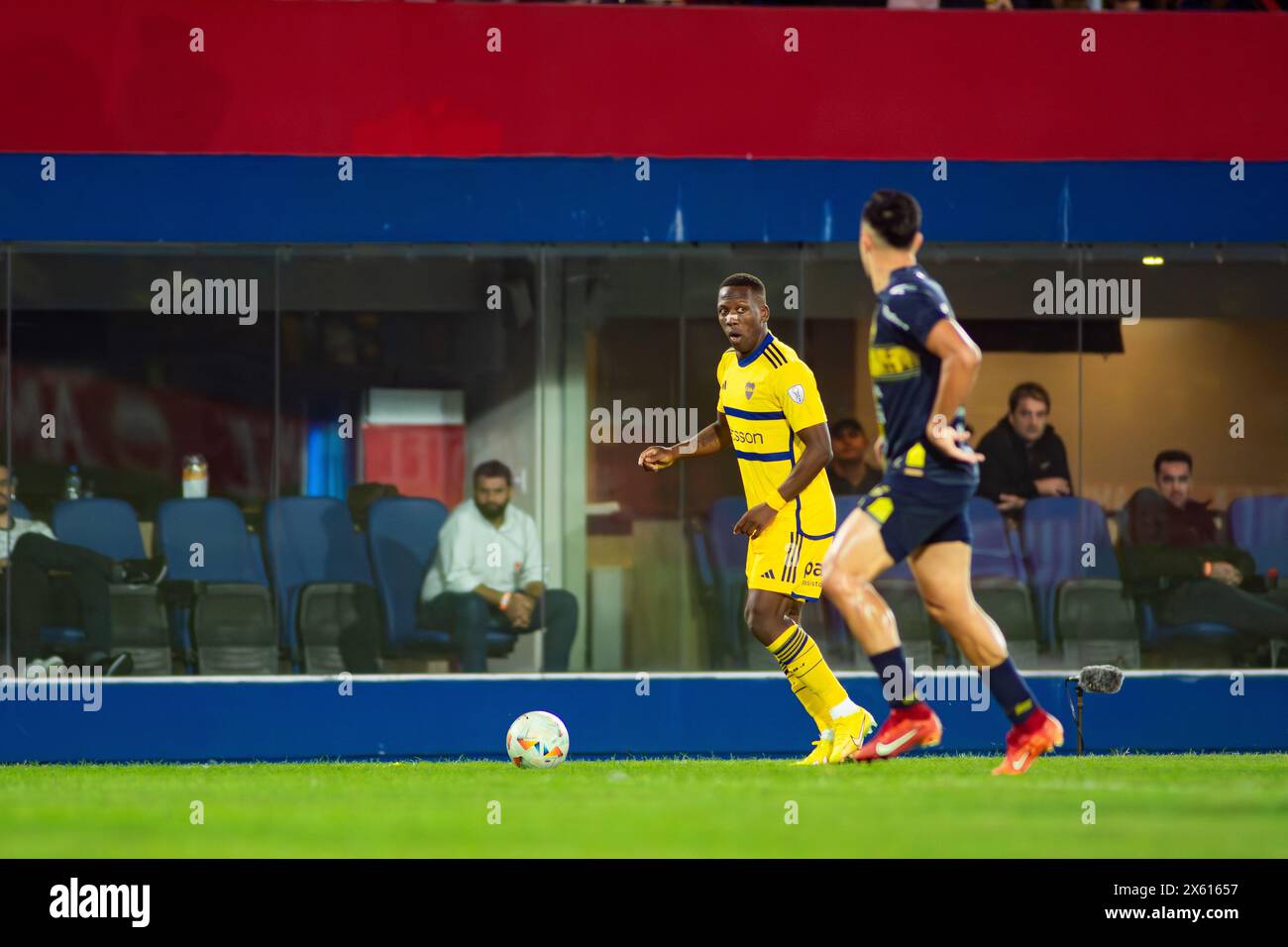 Luis Advincula - Sportivo Trinidense (1) v Club Atletico Boca Juniors (2) match, phase groupe (Groupe d) CONMEBOL Sudamericana 2024. Banque D'Images