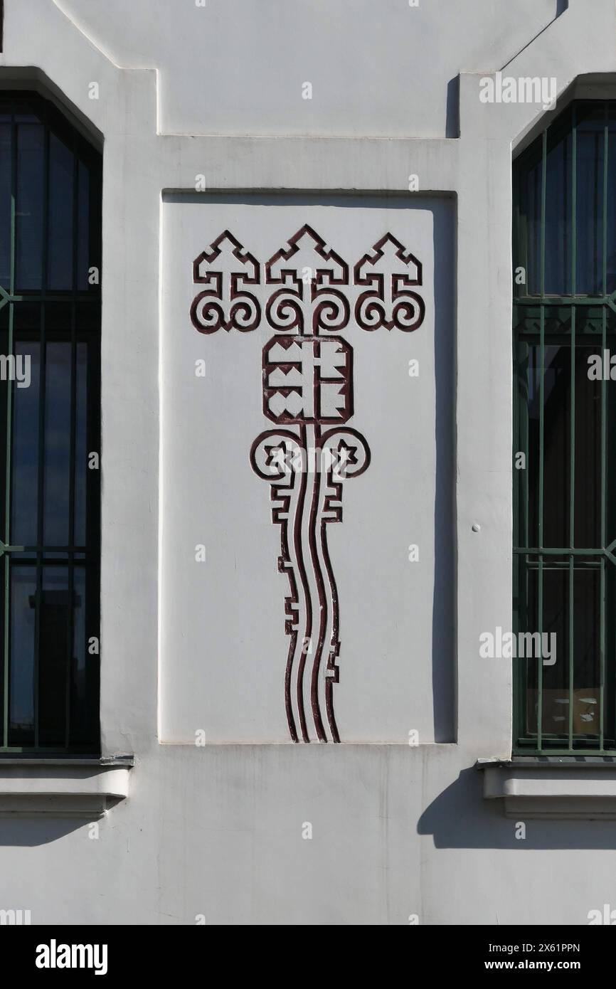 TündÃ rpalota Feenpalast , Schulgebäude, Albert Kalman Körössy 1909-1911, Sgraffito // TündÃ rpalota Fairy Palace , Schulgebäude, Albert Kalman Körö Banque D'Images