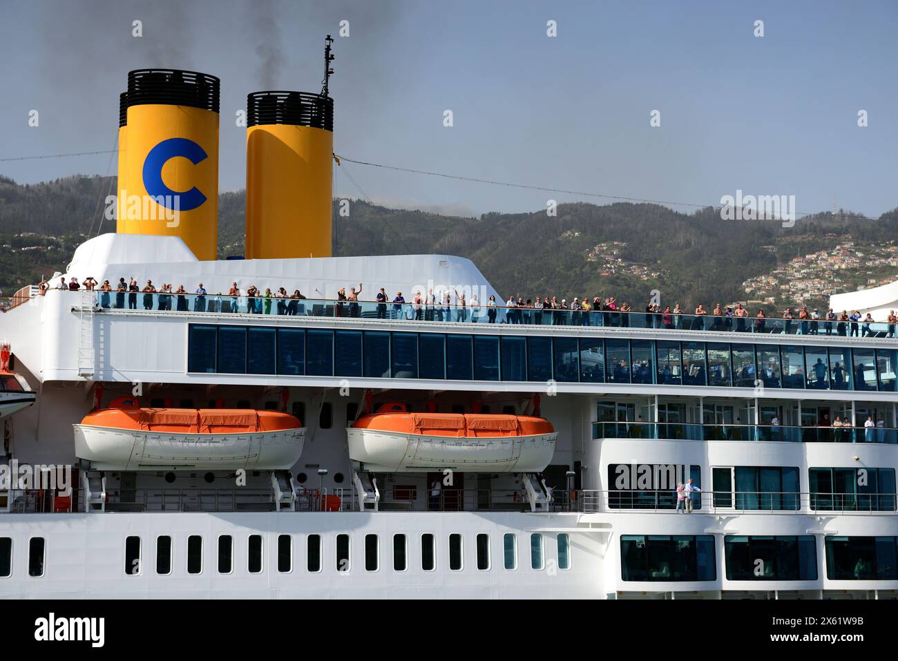 Bateau de croisière Costa Neo Romantica à Funchal, Madère. Banque D'Images