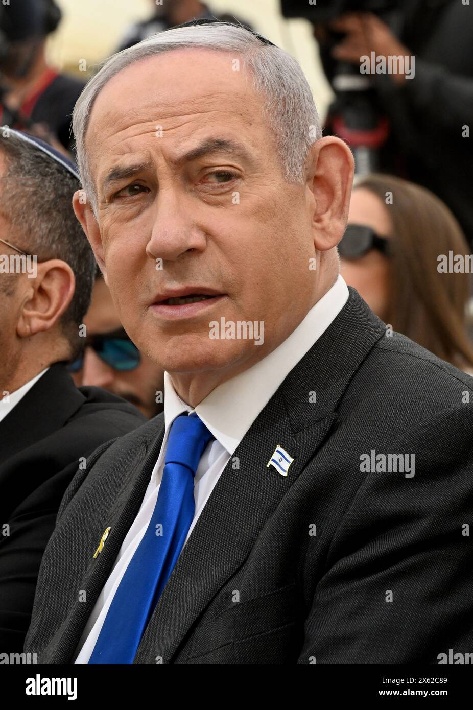 Jérusalem, Israël. 12 mai 2024. Le premier ministre israélien Benjamin Netanyahu assiste à une cérémonie du jour du souvenir des morts des guerres israéliennes et des victimes du terrorisme à Yad LeBanim à Jérusalem le dimanche 12 mai 2024. Israël observera le jour du souvenir du coucher du soleil ce soir jusqu'au coucher du soleil le 13 mai, date à laquelle commence le jour de l'indépendance. Photo de Debbie Hill/ crédit : UPI/Alamy Live News Banque D'Images