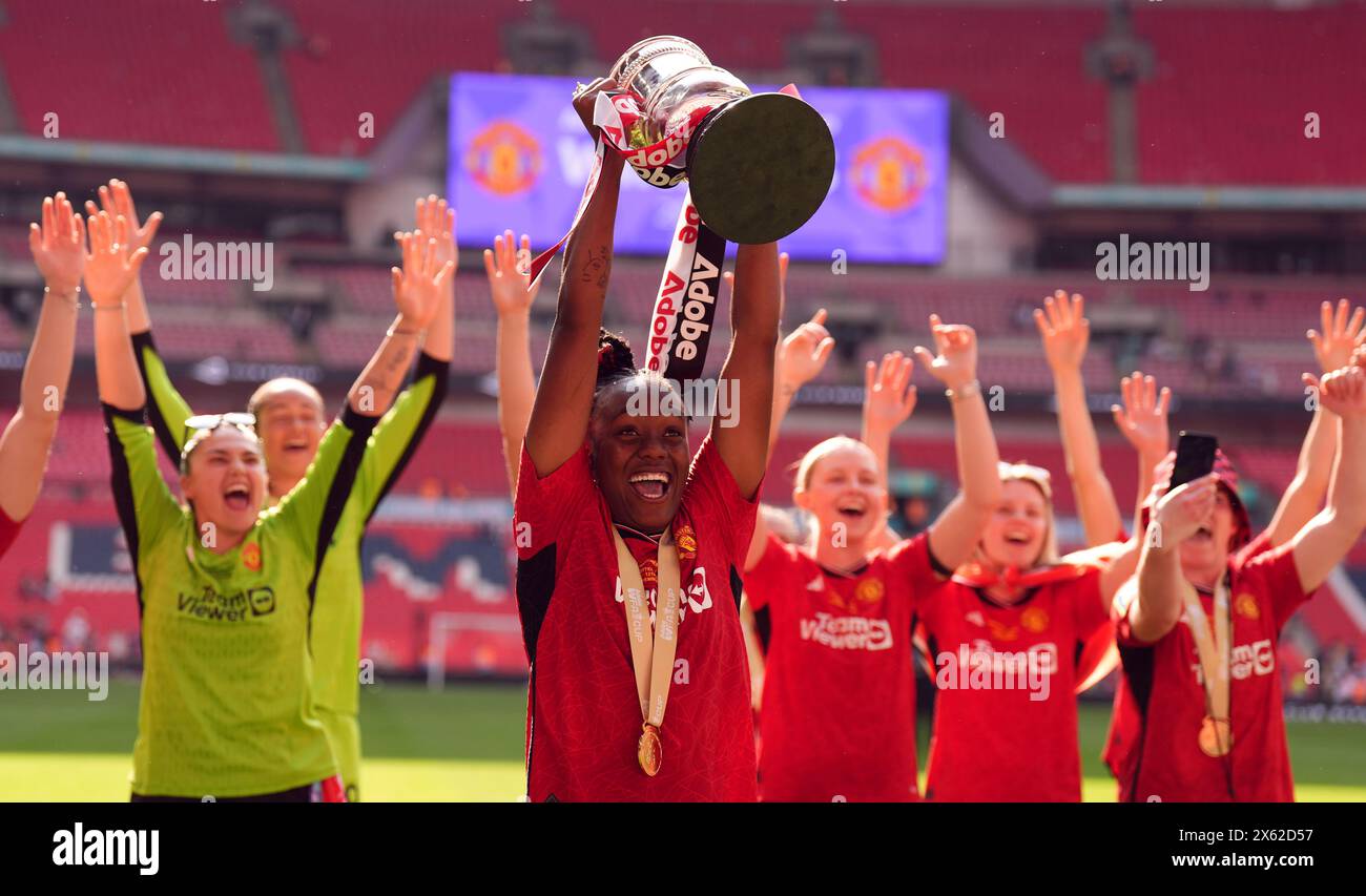 Melvine Malard de Manchester United célèbre après avoir remporté la finale de la FA Cup féminine Adobe au stade de Wembley, à Londres. Date de la photo : dimanche 12 mai 2024. Banque D'Images