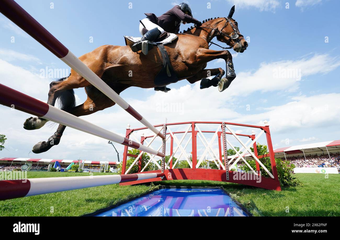 Valmy Biats monté par Emily King le cinquième jour des Badminton Horse Trials 2024 au Badminton Estate, Gloucestershire. Date de la photo : samedi 11 mai 2024. Banque D'Images