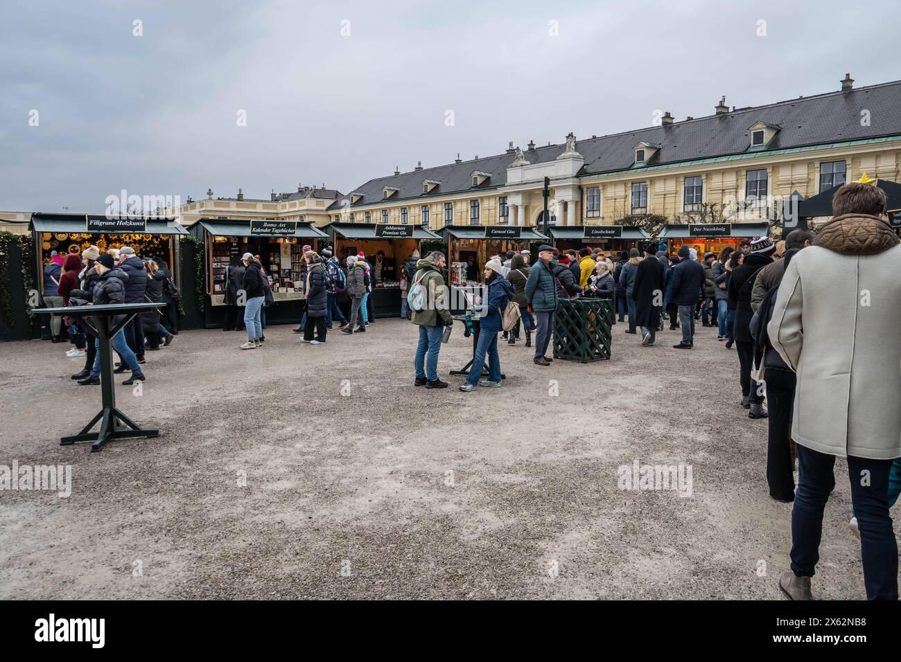 VIENNE, AUTRICHE - 19 novembre 2023 : marché de noël festif au palais Schönbrunn à Vienne Banque D'Images