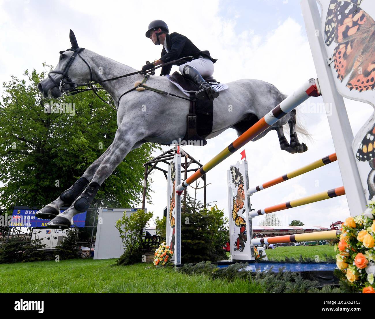 Badminton Estate, Gloucestershire, Royaume-Uni. 12 mai 2024. 2024 MARS Badminton Horse Trials jour 5 ; Tom Rowland (GBR) Riding DREAMLINER pendant le saut d'obstacles le jour 5 crédit : action plus Sports/Alamy Live News Banque D'Images