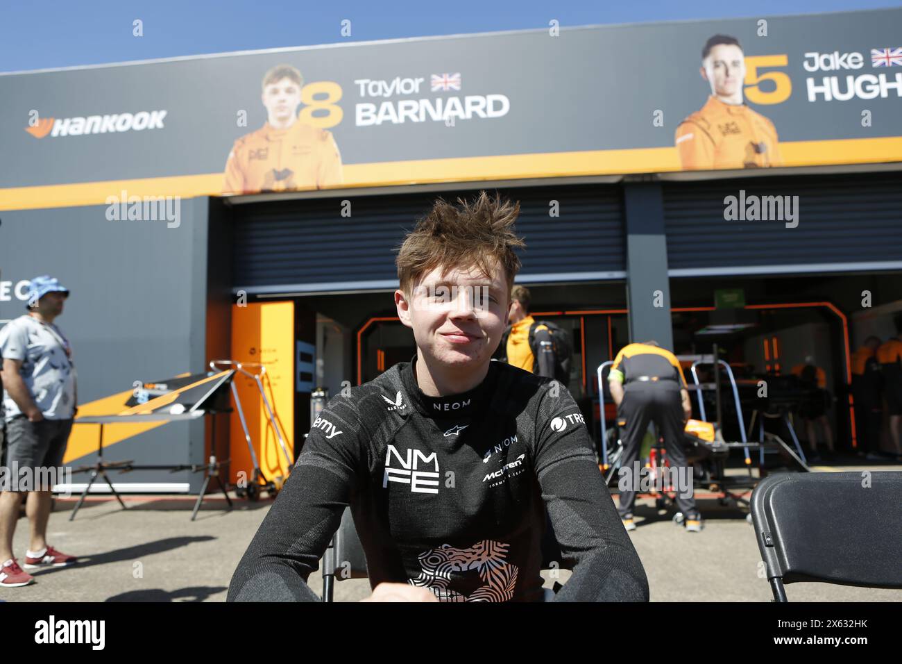Allemagne, Berlin, le 12 mai 2024.Taylor Barnard sur la voie de Pit avant la course de la 10e manche du Championnat ABB FIA de formule E 2023/24. Le Berlin E-Prix 2024 sera à Berlin les 11 et 12 mai 2024 avec une double course pour la dixième fois. La série de courses électriques 2023/2024 aura lieu à l'ancien aéroport de Tempelhof. Crédit : Sven Struck/Alamy Live News Banque D'Images