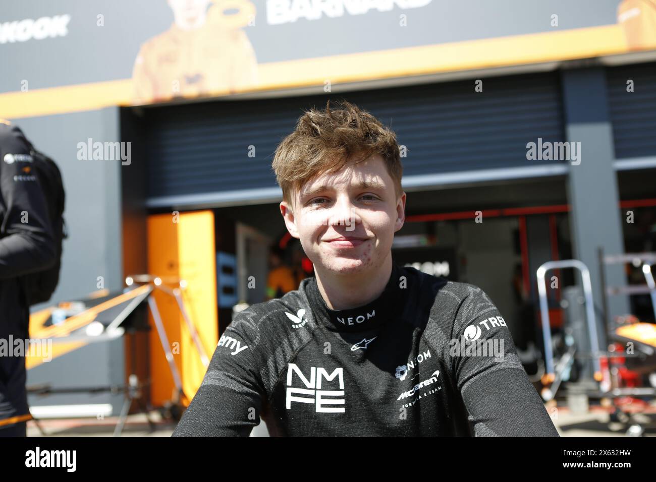 Allemagne, Berlin, le 12 mai 2024.Taylor Barnard sur la voie de Pit avant la course de la 10e manche du Championnat ABB FIA de formule E 2023/24. Le Berlin E-Prix 2024 sera à Berlin les 11 et 12 mai 2024 avec une double course pour la dixième fois. La série de courses électriques 2023/2024 aura lieu à l'ancien aéroport de Tempelhof. Crédit : Sven Struck/Alamy Live News Banque D'Images